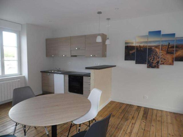 Location appartement 2 pièces Laval Centre Ville Préfecture 53