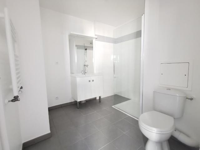 Location appartement 2 pièces LYON 52m² à 903.40€/mois CDC Habitat
