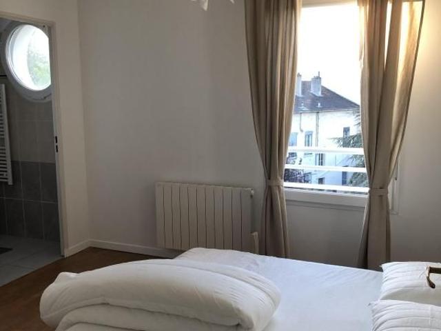 Location Appartement 2 pièces Meublé 46m² LYON 8ème
