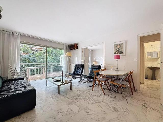 Location Appartement 2 pièces Meublé 54m² CANNES 06400