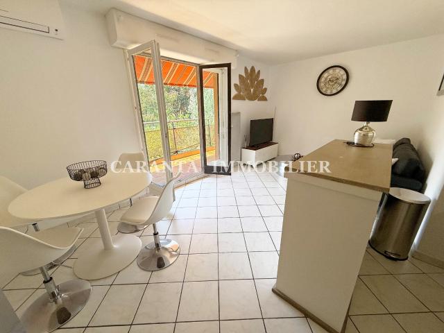 Location appartement 2 pièces meublé Sainte Maxime avec garage et cave