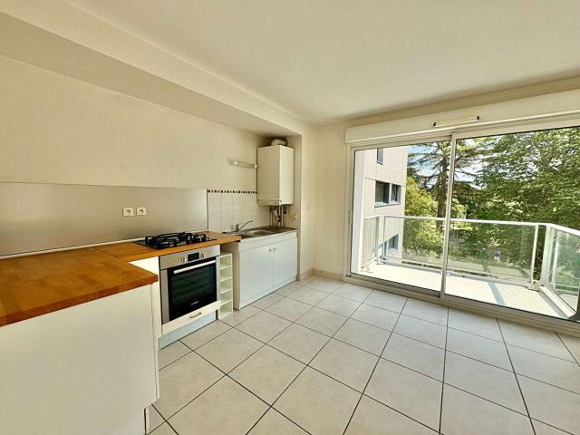 Location appartement 2 pièces Nantes Saint Clément Jardin des plantes 44