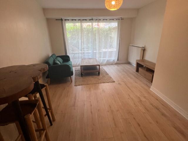 location appartement 2 pièces, proche gare d'enghien, avec terrasse privative