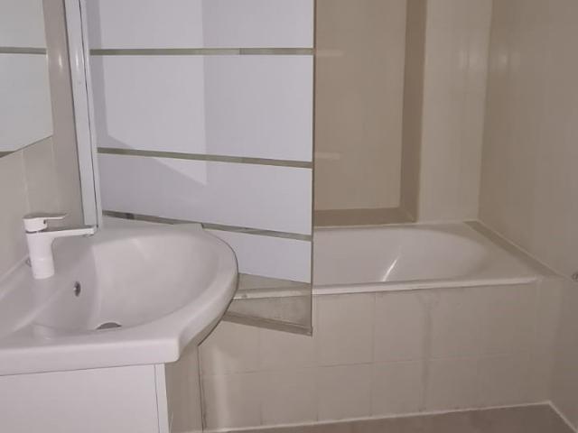 LOCATION APPARTEMENT 2 PIÈCES REZ DE CHAUSSÉE RÉNOVÉ