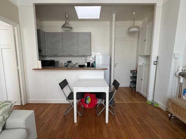 Location appartement, 33.14 m² T 2 à Saint Maurice, 960 €