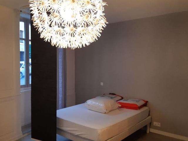 Location appartement, 30.76 m² T 1 à Gex, 825 €