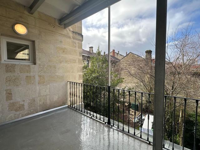 Location appartement, 30 m² T 1 à Bordeaux, 730 €