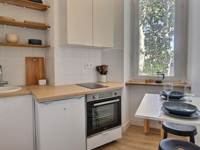 Location appartement, 31.03 m² T 2 à Marseille 5, 835 €