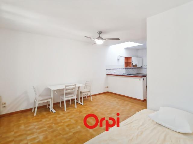 Location appartement, 32.22 m² T 1 à Saint Cyr sur Mer, 750 €