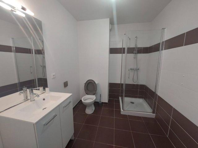 Location Appartement 32 m² à Meyzieu 505 ¤ CC /mois