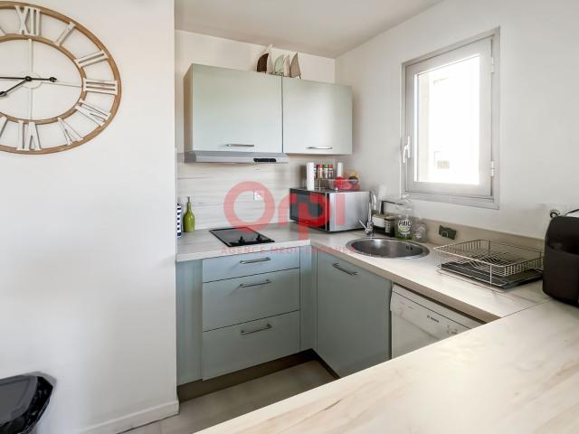 Location appartement, 37.2 m² T 2 à Fréjus, 760 €