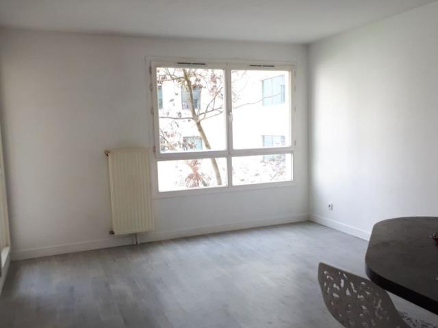 Location appartement, 37.39 m² T 2 à Massy, 884 €