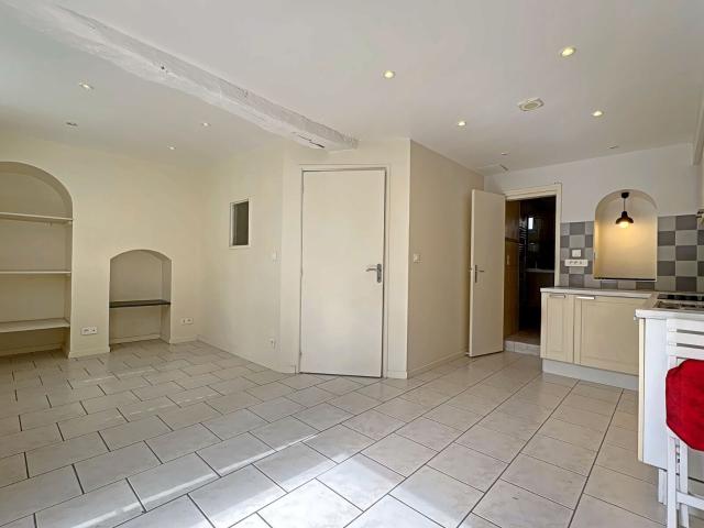 Location appartement, 35.68 m² T 2 à Saclay, 780 €