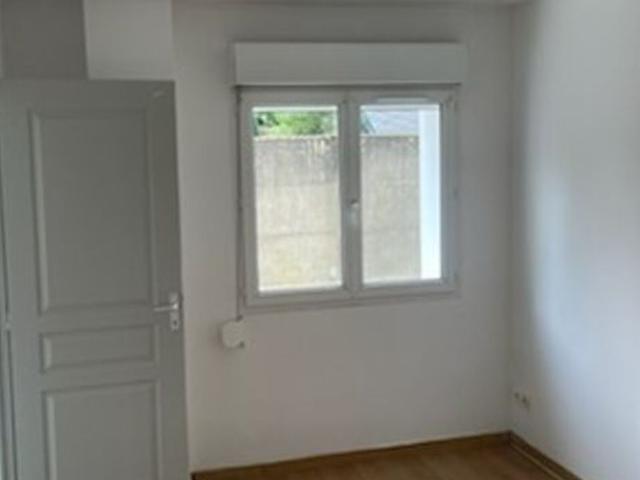 Location appartement, 35.77 m² T 2 à Albert, 510 €