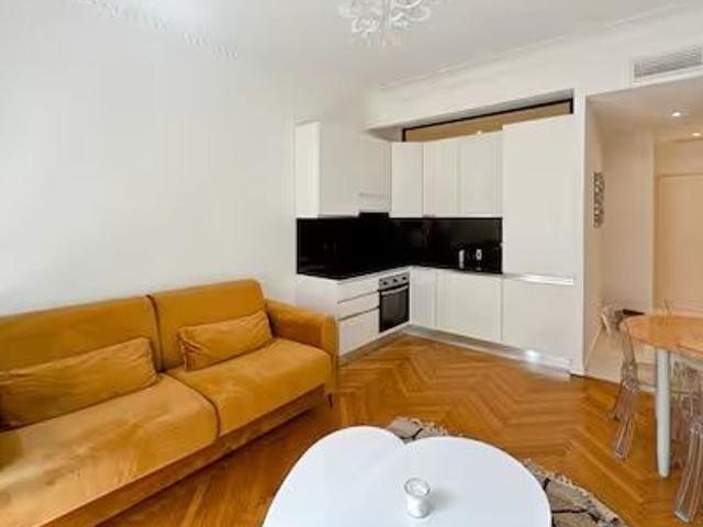 Location appartement, 35.94 m² T 2 à Nice, 1 000 €