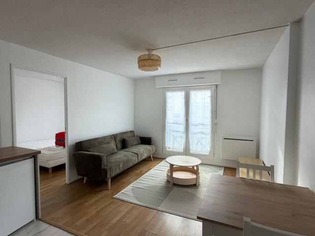 Location appartement, 35 m² T 2 à Bordeaux, 923 €