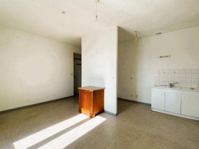 Location appartement, 36.52 m² T 2 à Vallon Pont d'Arc, 350 €