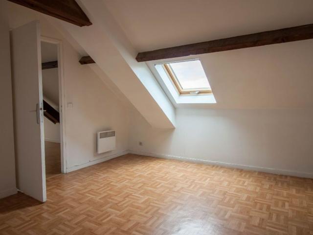 Location appartement, 36.15 m² T 2 à Magny en Vexin, 750 €