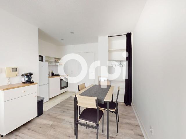 Location appartement, 36.38 m² T 2 à Bron, 906 €