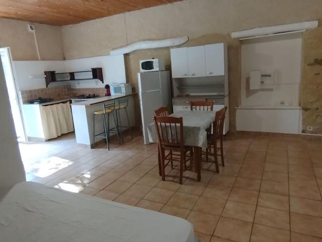Location appartement, 38.84 m² T 1 à Banne, 320 €