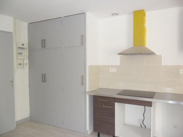 Location appartement 3 pièces, 40.42m², Bédarieux