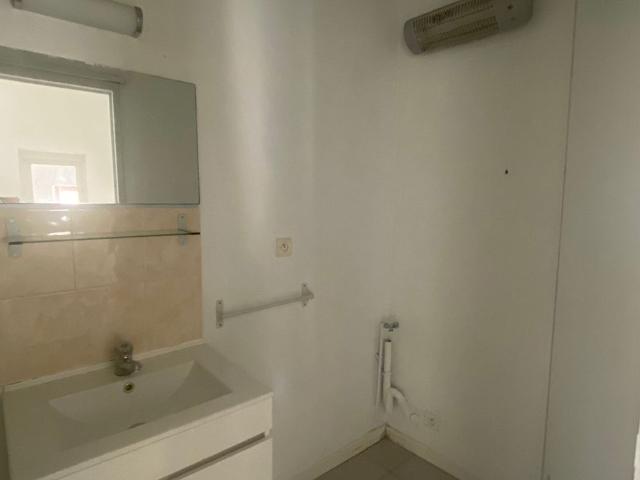 Location appartement 3 pièces, 47.50m², Bédarieux