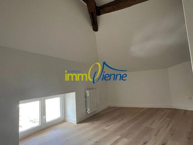 Location Appartement 3 pièces 47 m2 à Lussac les Châteaux