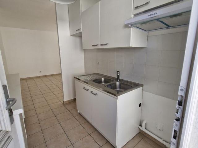 Location Appartement 3 pièces 47m² MITRY MORY 77290