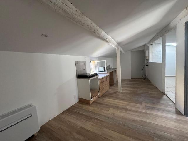 Location Appartement 3 pièces 47m² RIANS 83560