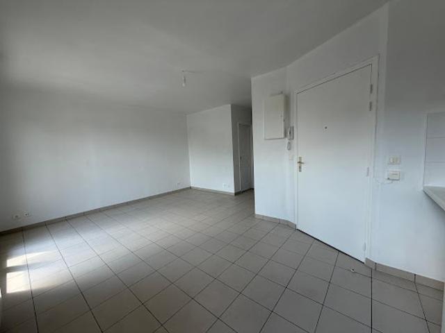 Location Appartement 3 pièces 45.99 m2 Sainte genevieve des bois