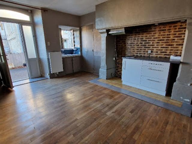 Location Appartement 3 pièces 45 m2 Hautefort