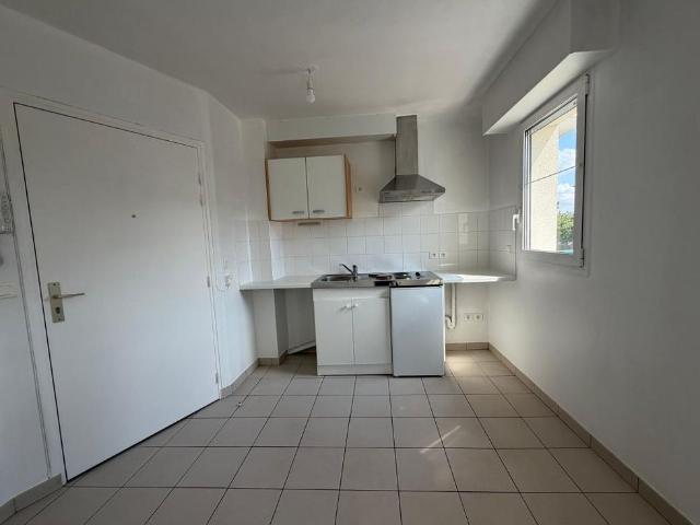 Location Appartement 3 pièces 45m² STE GENEVIEVE DES BOIS 91700