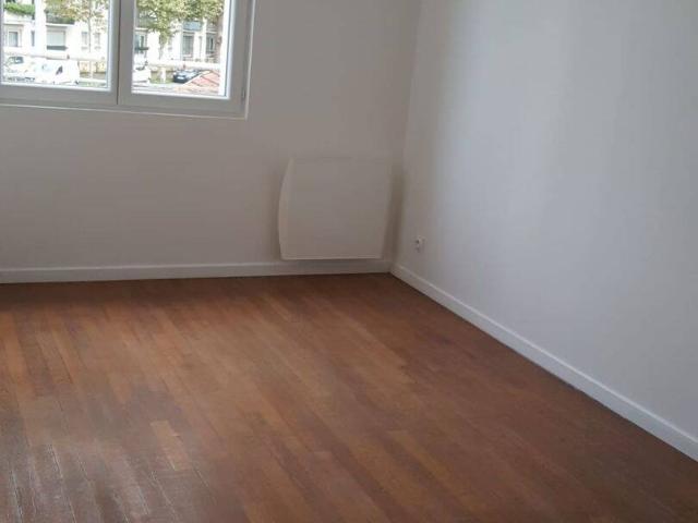 Location appartement 3 pièces 46 m² à L'Haÿ les Roses 94240 990 €