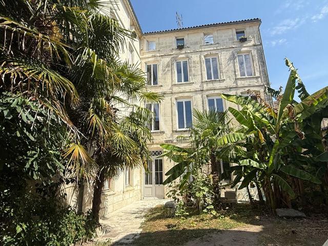 Location appartement 3 pièces, 48.00m², Saintes