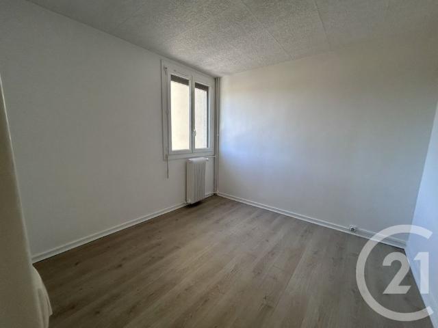 Location Appartement 3 pièces 49m² AVON 77210