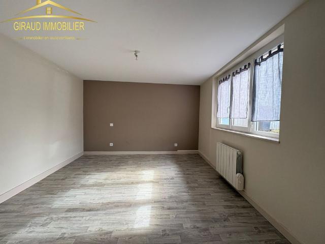 Location Appartement 3 pièces 53m² POUILLY SOUS CHARLIEU 42720