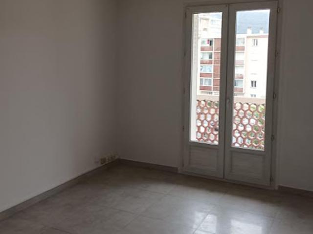Location Appartement 3 pièces 50 m2 Aubagne