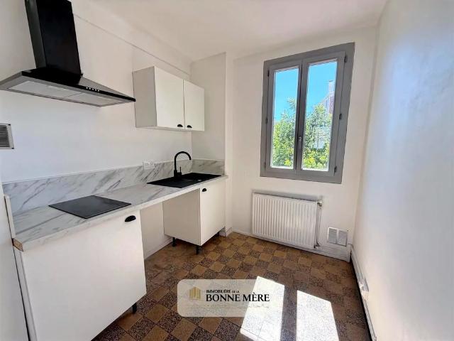 Location Appartement 3 pièces 50m² MARSEILLE 10ème