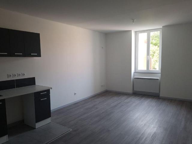 Location Appartement 3 pièces 50m² PRIVAS 07000