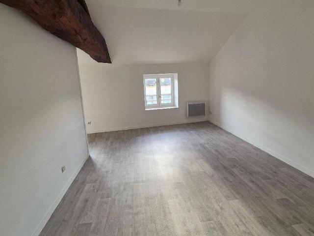 Location appartement 3 pièces 51.8 m² à La Chapelle de Guinchay 71570 560 €
