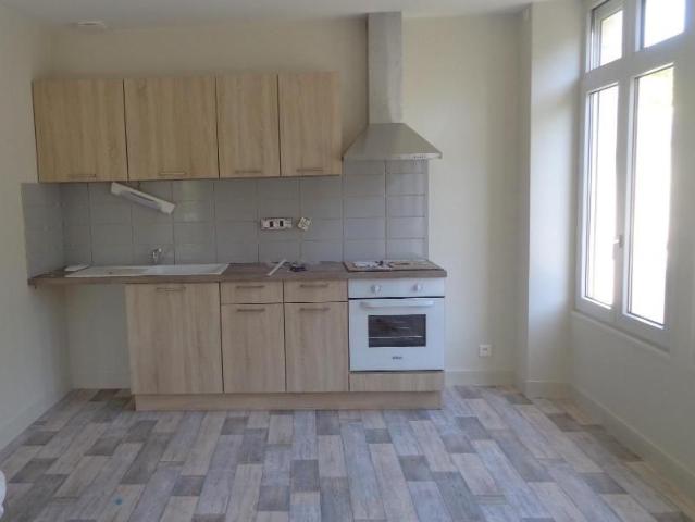 Location Appartement 3 pièces 51m² CHAUVIGNY 86300