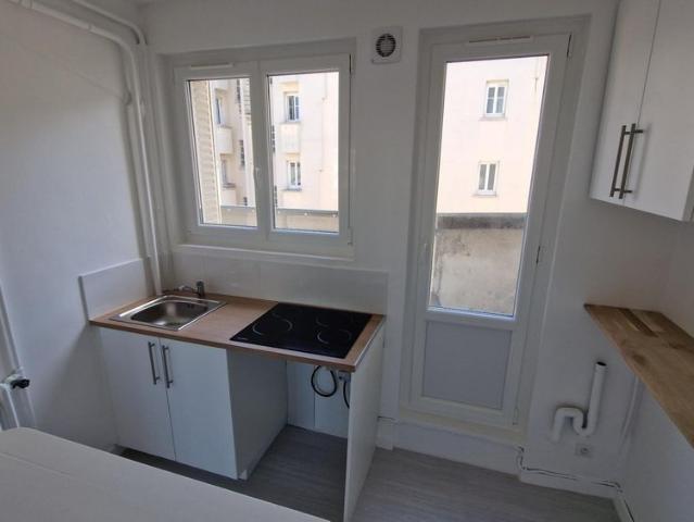 Location Appartement 3 pièces 51m² PARIS 15ème
