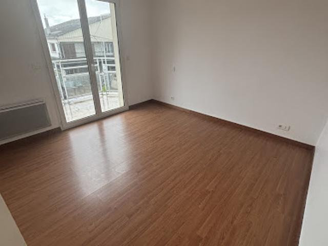 Location Appartement 3 pièces 52.1 m2 Sainte genevieve des bois