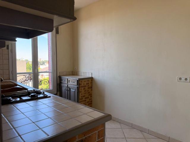 Location appartement 3 pièces, 52.38m², Colombes