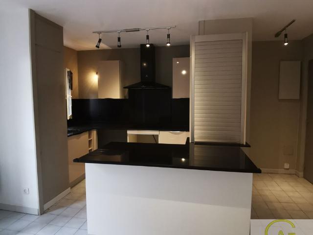 Location Appartement 3 pièces 52m² AIX EN PROVENCE 13290