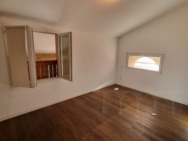 Location Appartement 3 pièces 52m² GALLARGUES LE MONTUEUX 30660