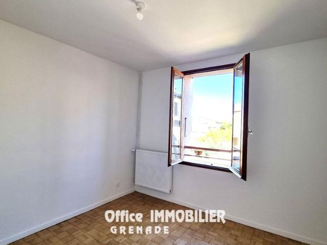 Location Appartement 3 pièces 52m² GRENADE 31330