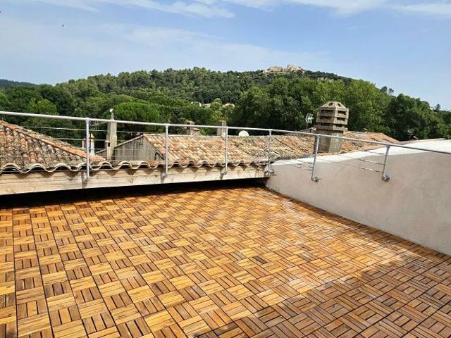 Location Appartement 3 pièces 52m² FLASSANS SUR ISSOLE 83340