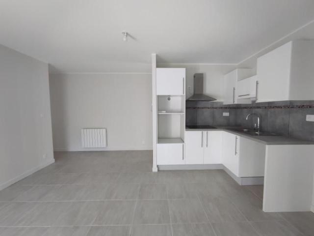 Location Appartement 3 pièces 52m² MILLAU 12100