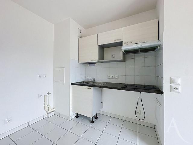 Location appartement 3 pièces, 57.00m², Mantes la Jolie